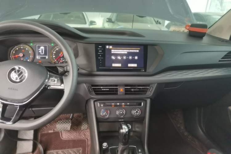Used Volkswagen Tharu 2021 280TSI Two-Wheel Drive Trend Edition Audio And AC Panel
