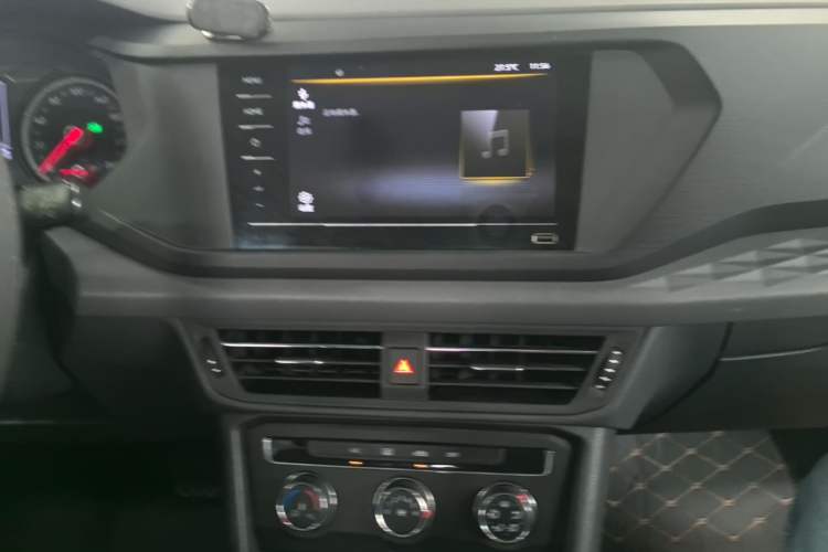 Used Volkswagen Tharu 2021 280TSI Two-Wheel Drive Trend Edition Audio And AC Panel