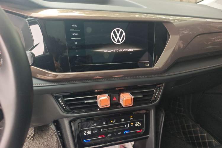 Used Volkswagen Tharu 2021 280TSI Two-Wheel Drive Comfort Edition Audio And AC Panel