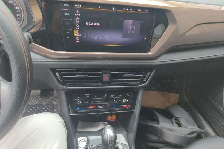 Used Volkswagen Tharu 2021 280TSI Two-Wheel-Drive Luxury Plus Edition Audio And AC Panel
