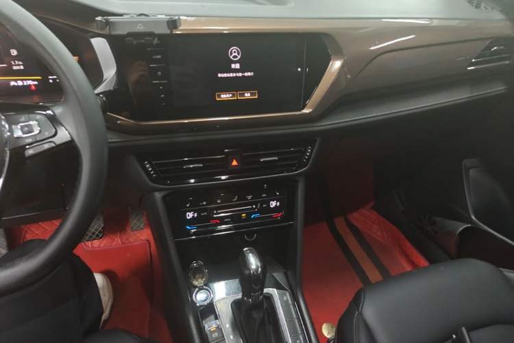 Used Volkswagen Tharu 2021 280TSI Two-Wheel-Drive Luxury Plus Edition Audio And AC Panel