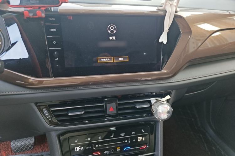 Used Volkswagen Tharu 2021 280TSI Two-Wheel-Drive Luxury Plus Edition Audio And AC Panel