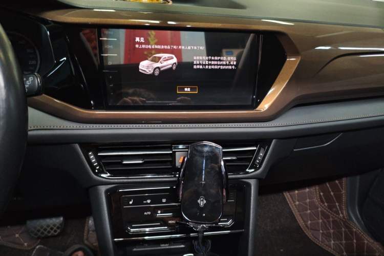 Used Volkswagen Tharu 2021 280TSI Two-Wheel-Drive Luxury Plus Edition Audio And AC Panel