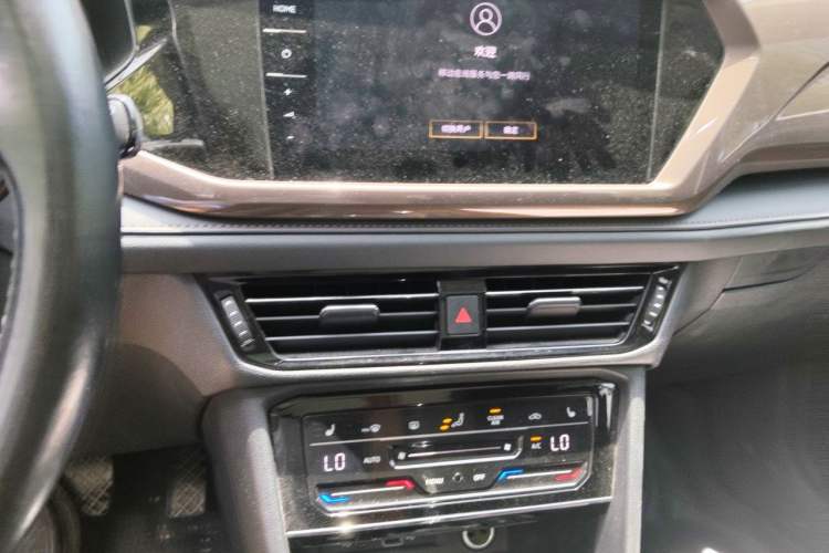Used Volkswagen Tharu 2021 280TSI Two-Wheel-Drive Luxury Edition Audio And AC Panel