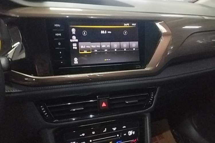Used Volkswagen Tharu 2021 280TSI Two-Wheel Drive Comfort Edition Audio And AC Panel
