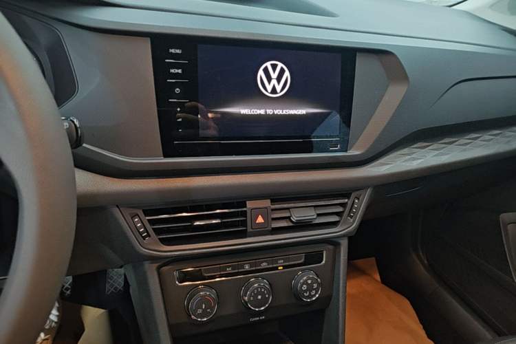 Used Volkswagen Tharu 2021 280TSI Two-Wheel Drive Trend Edition Audio And AC Panel