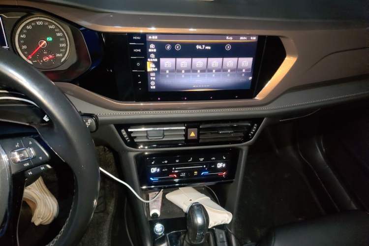 Used Volkswagen Tharu 2021 280TSI Two-Wheel-Drive Luxury Plus Edition Audio And AC Panel