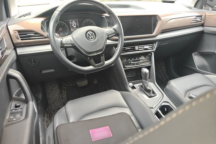 Used Volkswagen Tharu 2021 280TSI Two-Wheel-Drive Luxury Plus Edition Center Console