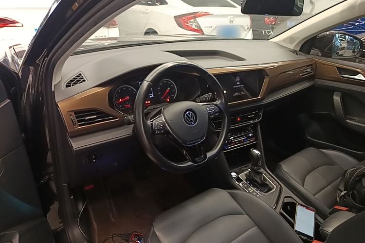 Used Volkswagen Tharu 2021 280TSI Two-Wheel-Drive Luxury Edition Center Console