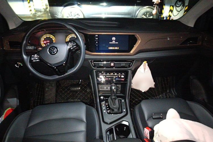 Used Volkswagen Tharu 2021 330TSI All-Wheel Drive Luxury PLUS Version Center Console