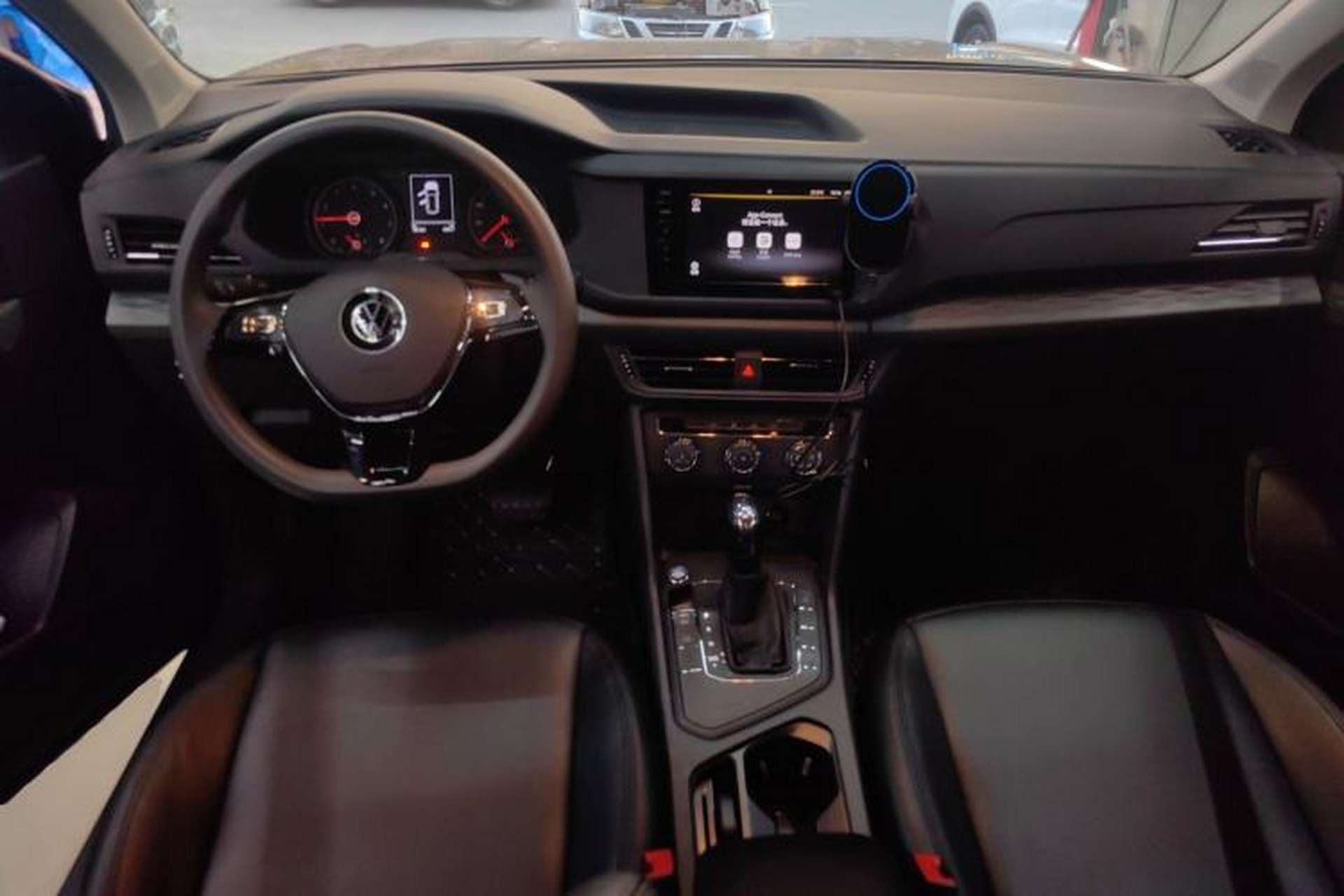 Used Volkswagen Tharu 2021 280TSI Two-Wheel Drive Trend Edition Center Console