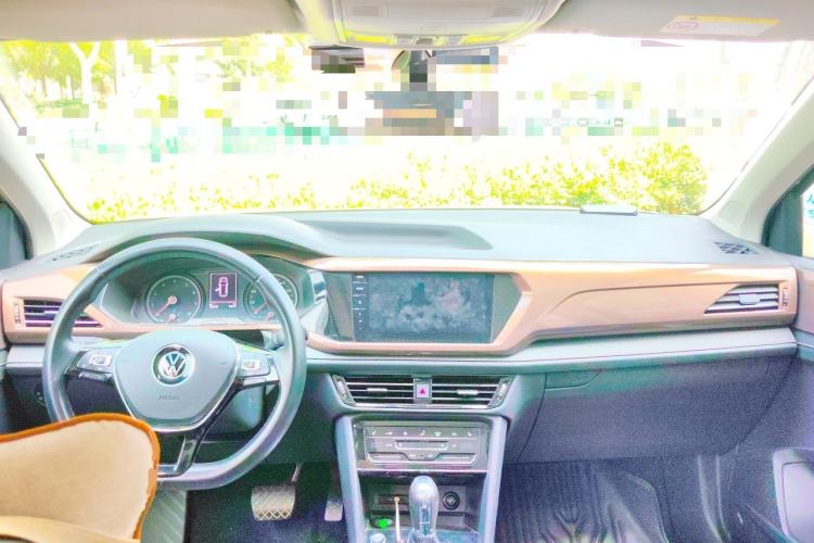Used Volkswagen Tharu 2021 280TSI Two-Wheel-Drive Luxury Plus Edition Center Console
