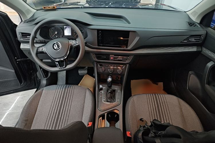 Used Volkswagen Tharu 2021 280TSI Two-Wheel Drive Trend Edition Center Console