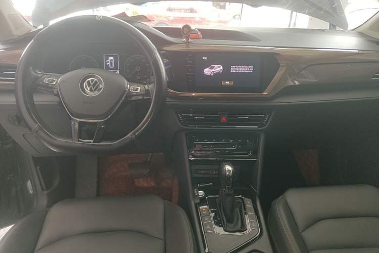 Used Volkswagen Tharu 2021 280TSI Two-Wheel-Drive Luxury Edition Center Console