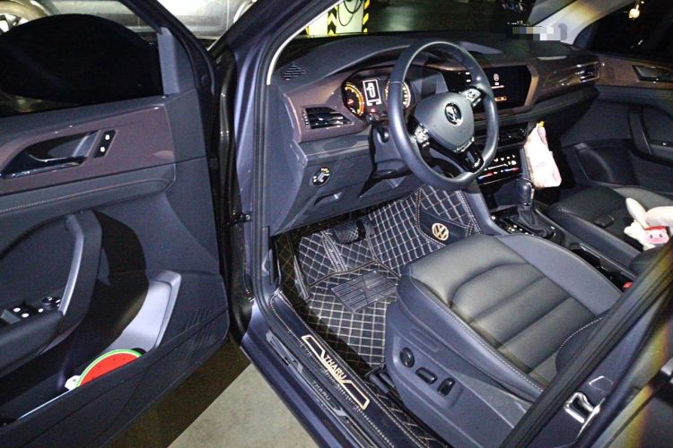 Used Volkswagen Tharu 2021 330TSI All-Wheel Drive Luxury PLUS Version Driver Seat
