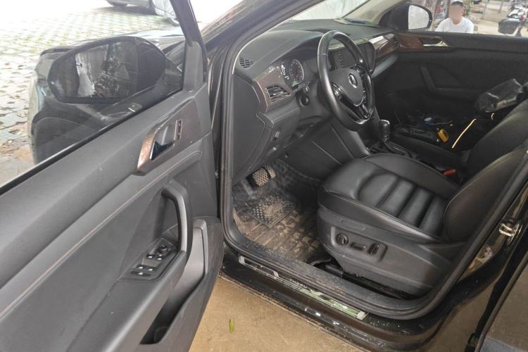 Used Volkswagen Tharu 2021 280TSI Two-Wheel-Drive Luxury Plus Edition Driver Seat