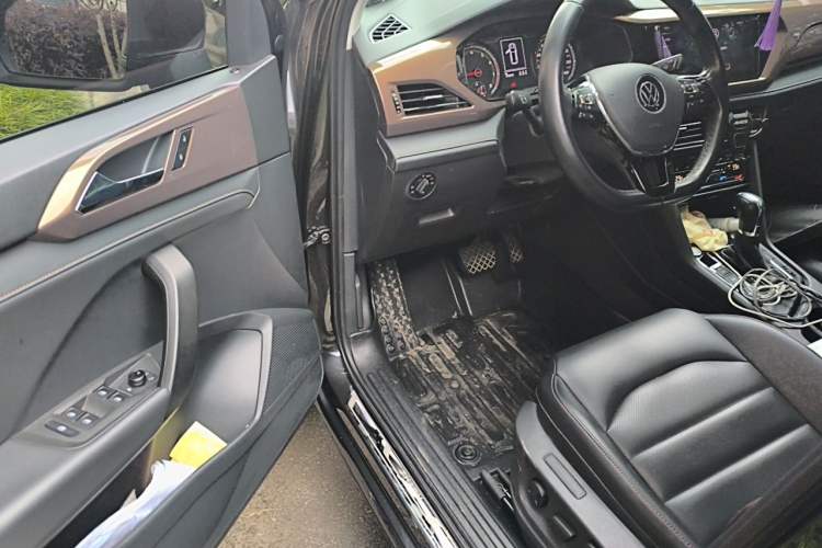 Used Volkswagen Tharu 2021 280TSI Two-Wheel-Drive Luxury Edition Driver Seat