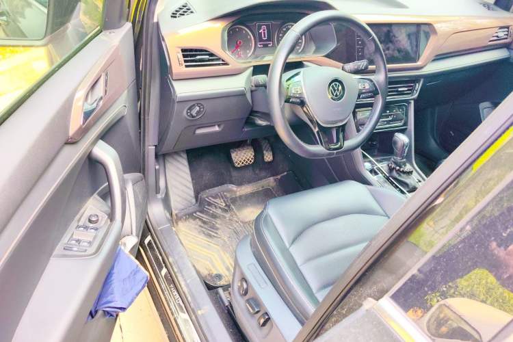 Used Volkswagen Tharu 2021 280TSI Two-Wheel-Drive Luxury Plus Edition Driver Seat