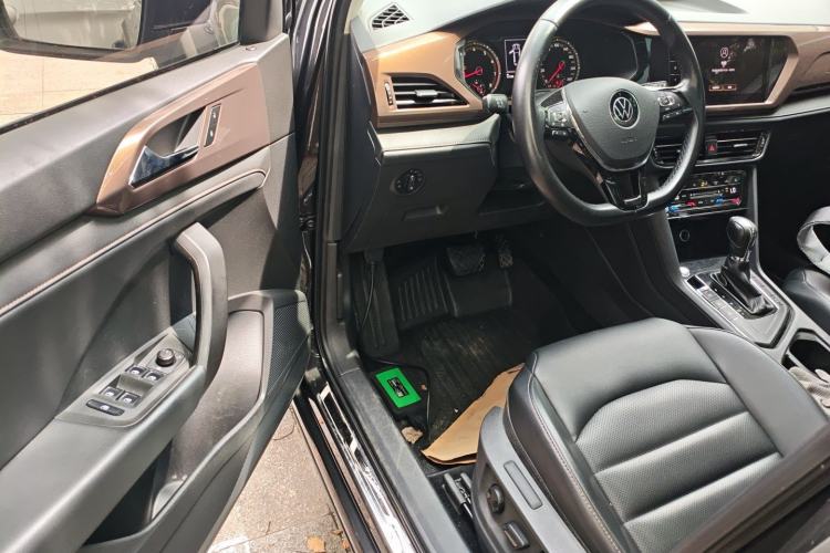 Used Volkswagen Tharu 2021 330TSI All-Wheel Drive Luxury PLUS Version Driver Seat
