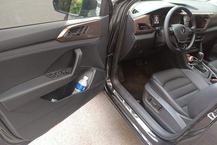Used Volkswagen Tharu 2021 280TSI Two-Wheel-Drive Luxury Plus Edition Driver Seat