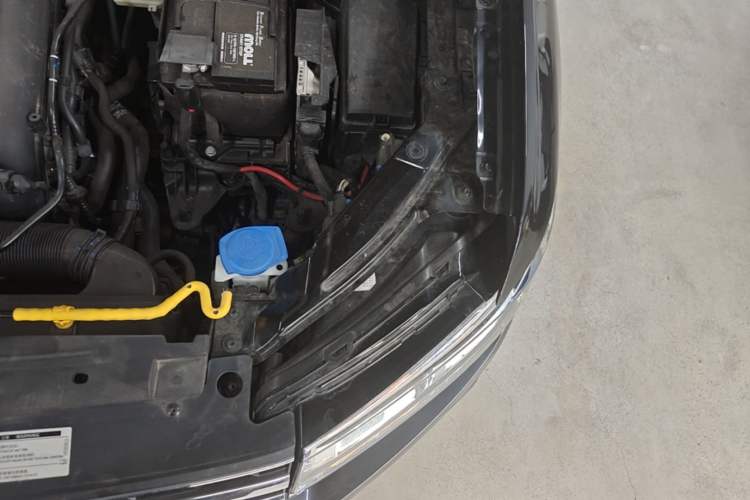 Used Volkswagen Tharu 2021 280TSI Two-Wheel-Drive Luxury Plus Edition Engine Bay Left