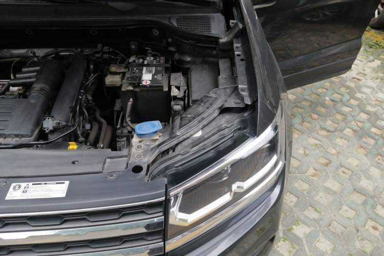 Used Volkswagen Tharu 2021 280TSI Two-Wheel-Drive Luxury Plus Edition Engine Bay Left