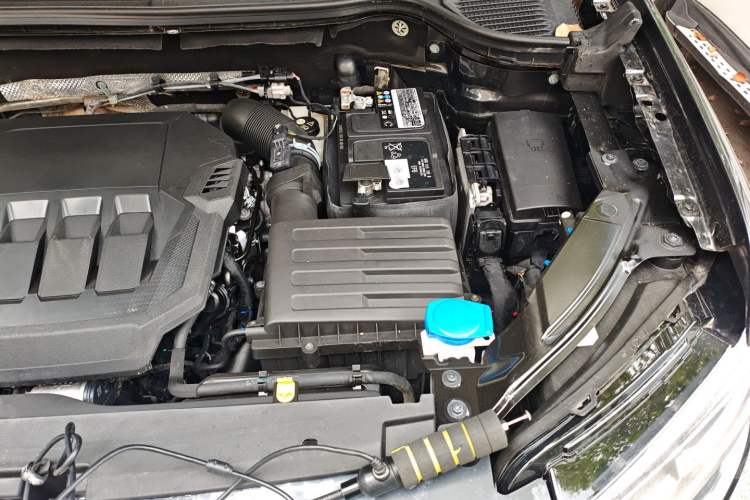 Used Volkswagen Tharu 2021 330TSI All-Wheel Drive Luxury PLUS Version Engine Bay Left