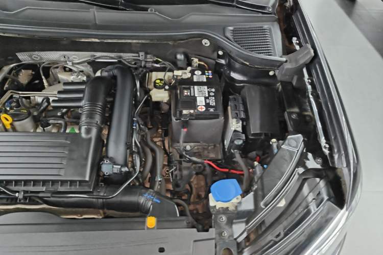 Used Volkswagen Tharu 2021 280TSI Two-Wheel-Drive Luxury Plus Edition Engine Bay Left