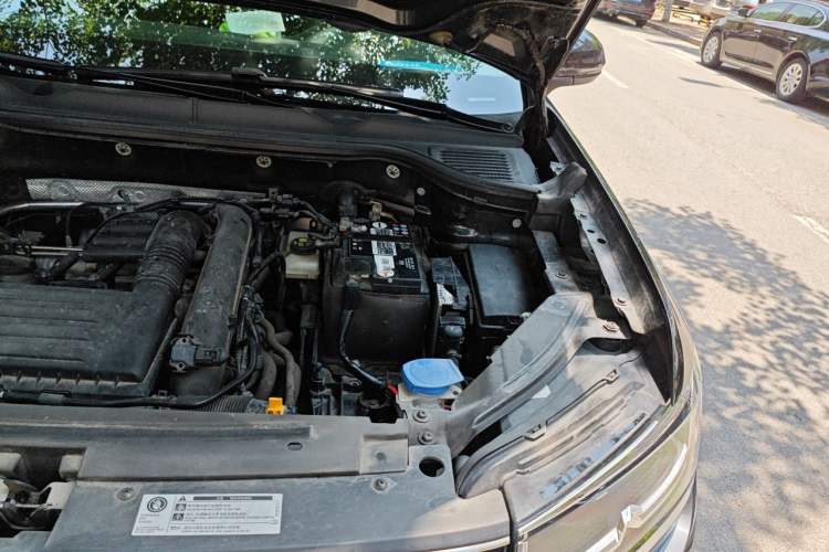 Used Volkswagen Tharu 2021 280TSI Two-Wheel-Drive Luxury Plus Edition Engine Bay Left