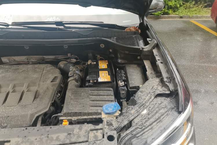 Used Volkswagen Tharu 2021 330TSI All-Wheel Drive Luxury PLUS Version Engine Bay Left