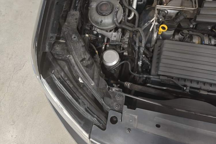 Used Volkswagen Tharu 2021 280TSI Two-Wheel-Drive Luxury Plus Edition Engine Bay Right