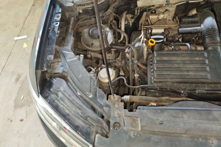 Used Volkswagen Tharu 2021 280TSI Two-Wheel-Drive Luxury Plus Edition Engine Bay Right