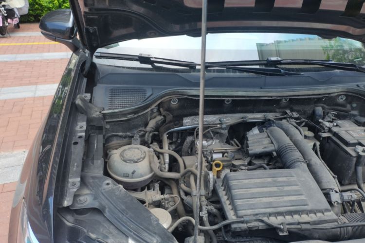 Used Volkswagen Tharu 2021 280TSI Two-Wheel-Drive Luxury Plus Edition Engine Bay Right