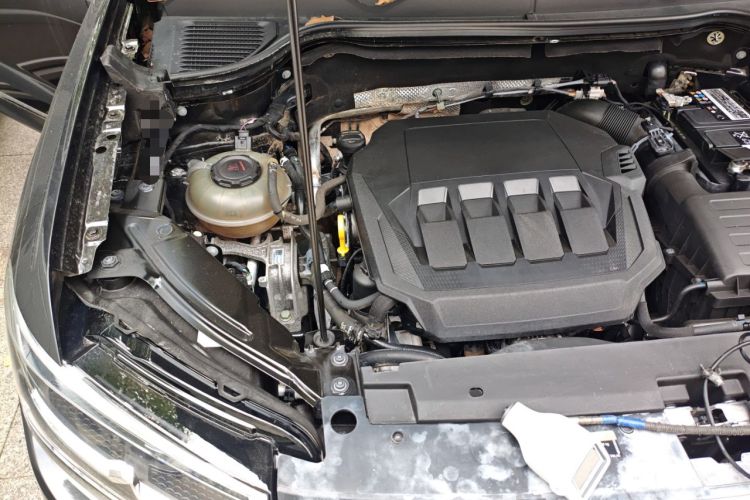 Used Volkswagen Tharu 2021 330TSI All-Wheel Drive Luxury PLUS Version Engine Bay Right
