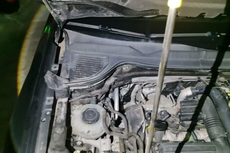 Used Volkswagen Tharu 2021 280TSI Two-Wheel-Drive Luxury Plus Edition Engine Bay Right