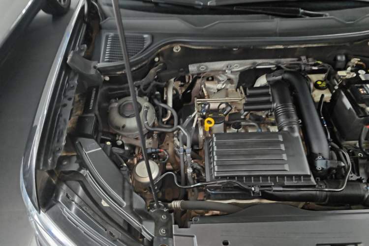 Used Volkswagen Tharu 2021 280TSI Two-Wheel-Drive Luxury Plus Edition Engine Bay Right
