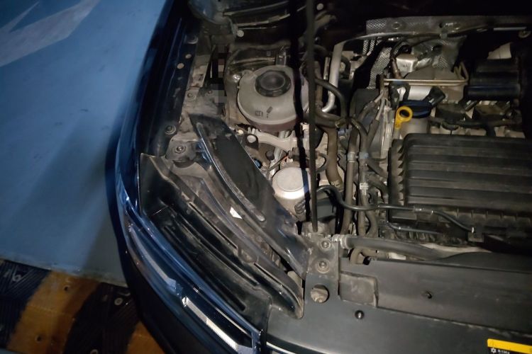 Used Volkswagen Tharu 2021 280TSI Two-Wheel-Drive Luxury Plus Edition Engine Bay Right