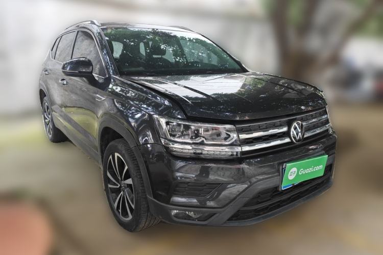 Used Volkswagen Tharu 2021 280TSI Two-Wheel-Drive Luxury Plus Edition Front Right 45 Deg