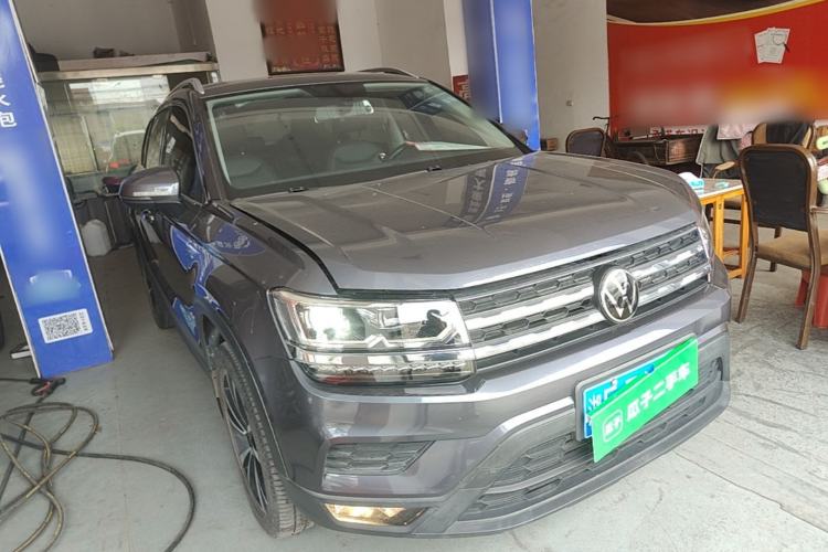 Used Volkswagen Tharu 2021 280TSI Two-Wheel-Drive Luxury Edition Front Right 45 Deg