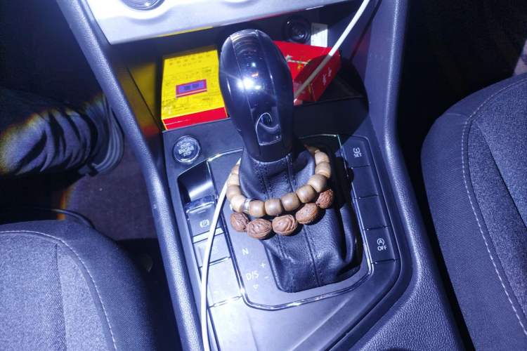 Used Volkswagen Tharu 2021 280TSI Two-Wheel Drive Trend Edition Gear Lever
