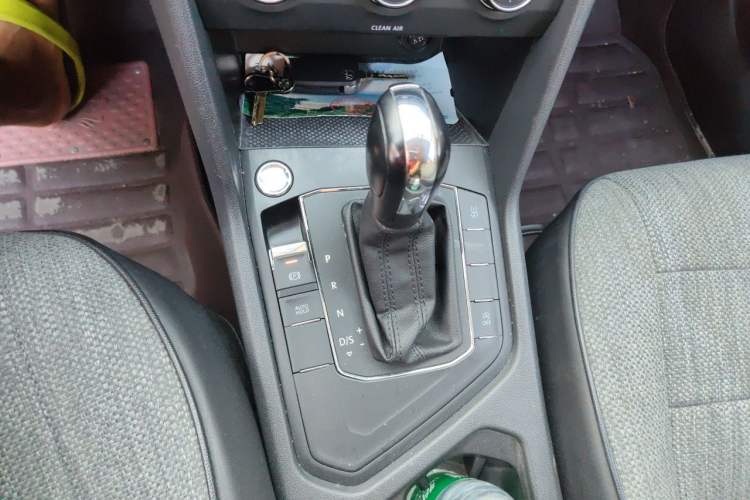 Used Volkswagen Tharu 2021 280TSI Two-Wheel Drive Trend Edition Gear Lever