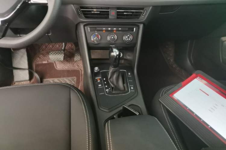 Used Volkswagen Tharu 2021 280TSI Two-Wheel Drive Trend Edition Gear Lever