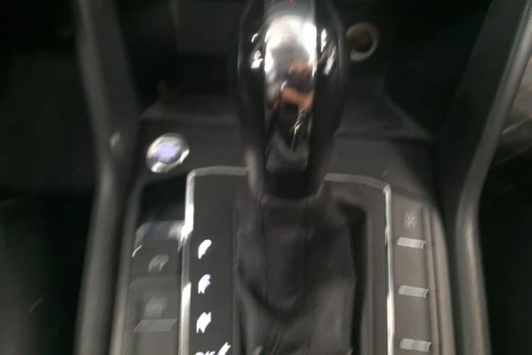 Used Volkswagen Tharu 2021 280TSI Two-Wheel Drive Trend Edition Gear Lever