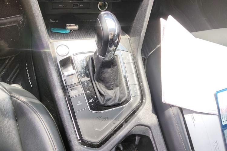 Used Volkswagen Tharu 2021 280TSI Two-Wheel-Drive Luxury Edition Gear Lever
