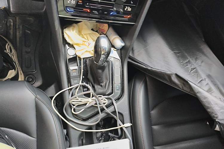 Used Volkswagen Tharu 2021 280TSI Two-Wheel-Drive Luxury Edition Gear Lever