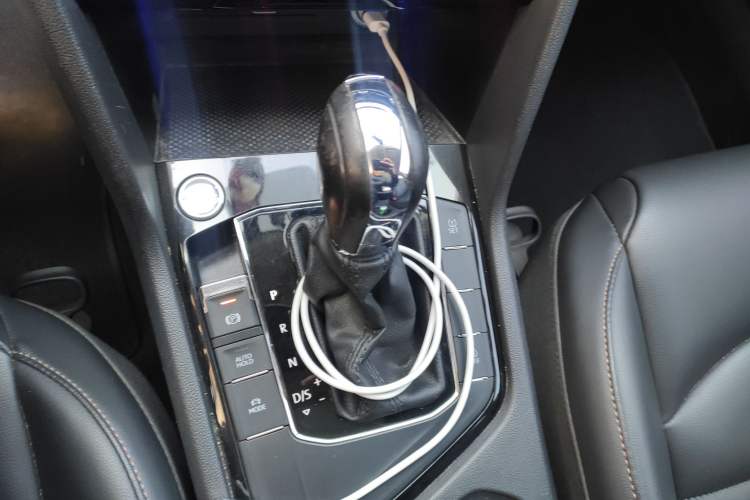 Used Volkswagen Tharu 2021 280TSI Two-Wheel-Drive Luxury Edition Gear Lever