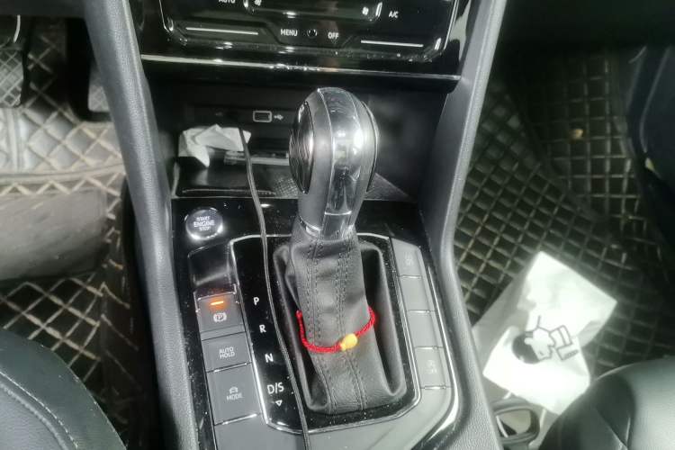 Used Volkswagen Tharu 2021 330TSI All-Wheel Drive Luxury PLUS Version Gear Lever