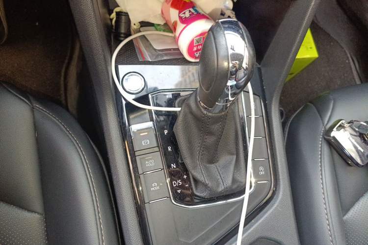 Used Volkswagen Tharu 2021 280TSI Two-Wheel-Drive Luxury Plus Edition Gear Lever