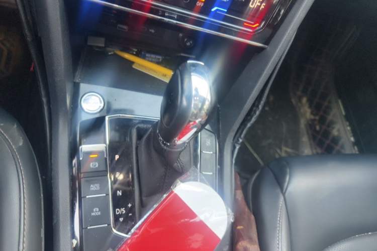 Used Volkswagen Tharu 2021 280TSI Two-Wheel-Drive Luxury Edition Gear Lever
