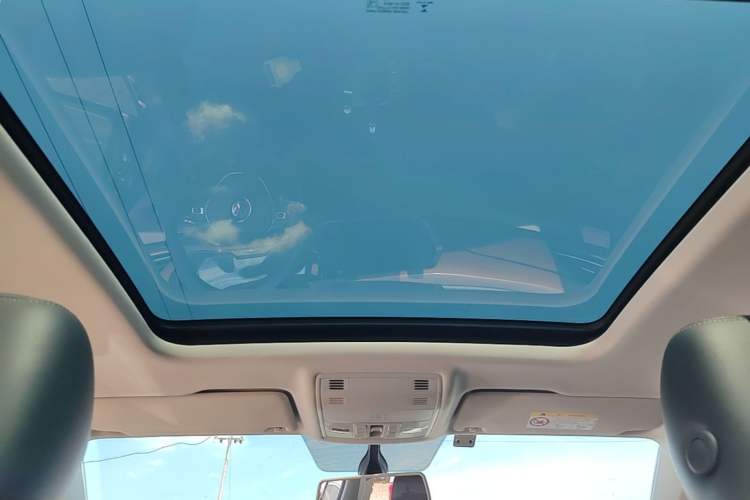 Used Volkswagen Tharu 2021 280TSI Two-Wheel-Drive Luxury Plus Edition Headliner